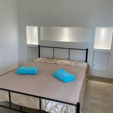 Avec Terrasses, Plancha, Wifi, Climatisation ,proche De La Apartment Le Pradet